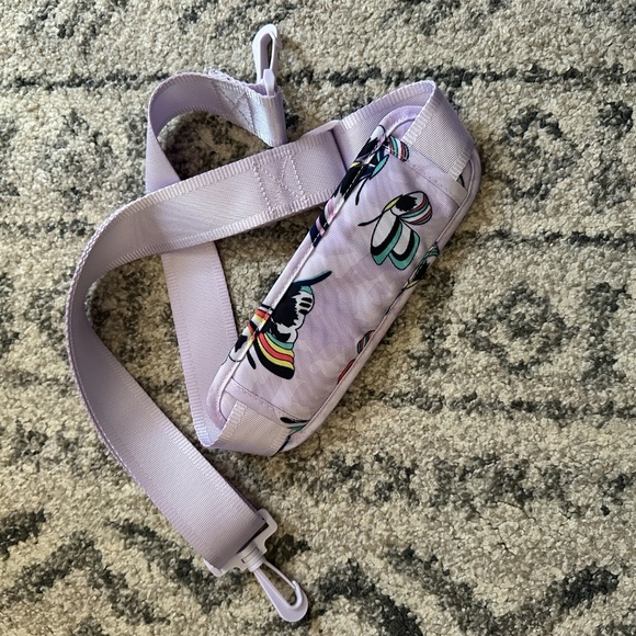 Vera Bradley ReActive Travel Duffel Bag Lavender Butterflies - Picture 4 of 5